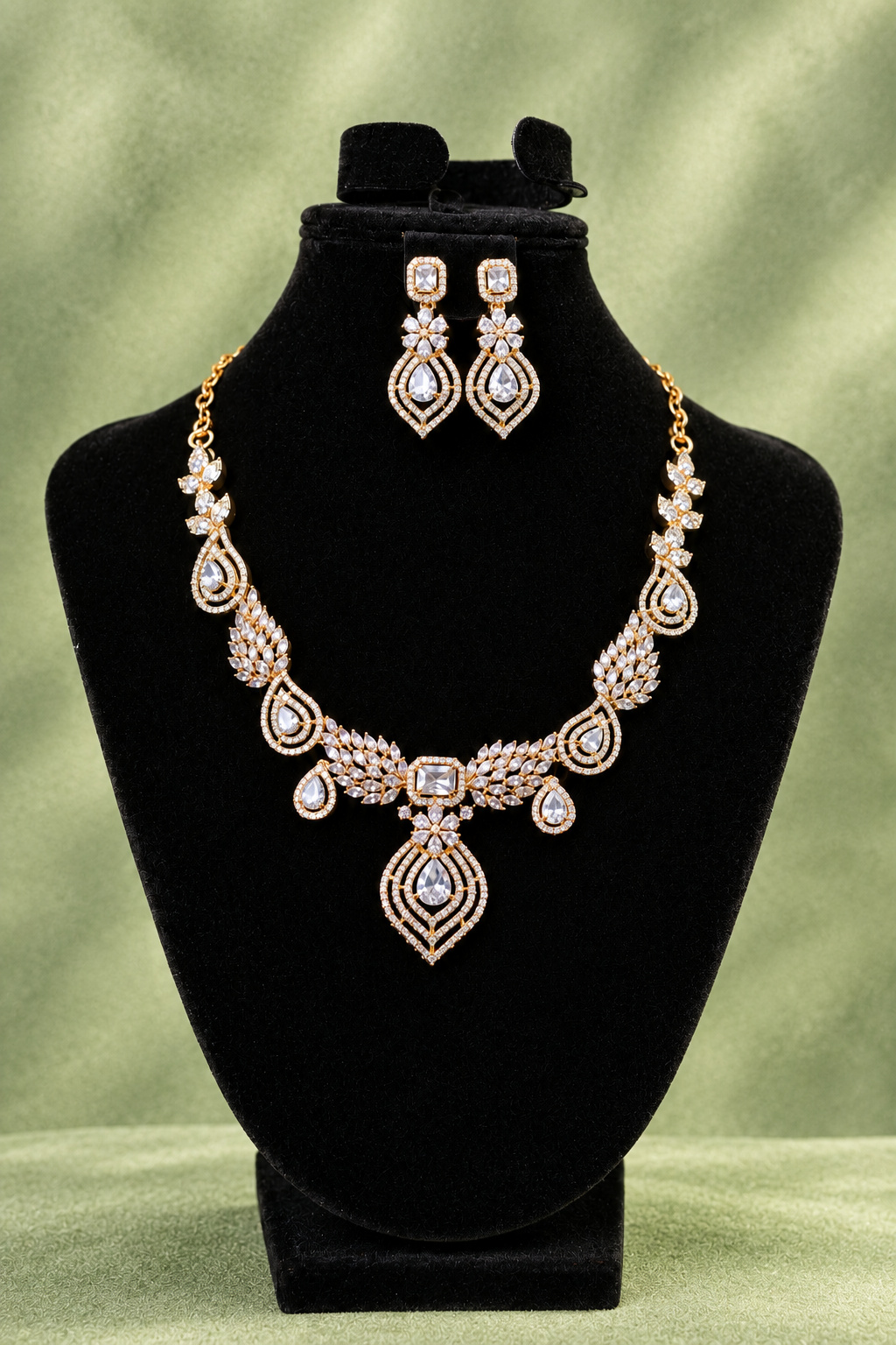 Cascade Crystal Mesh Cocktail Choker