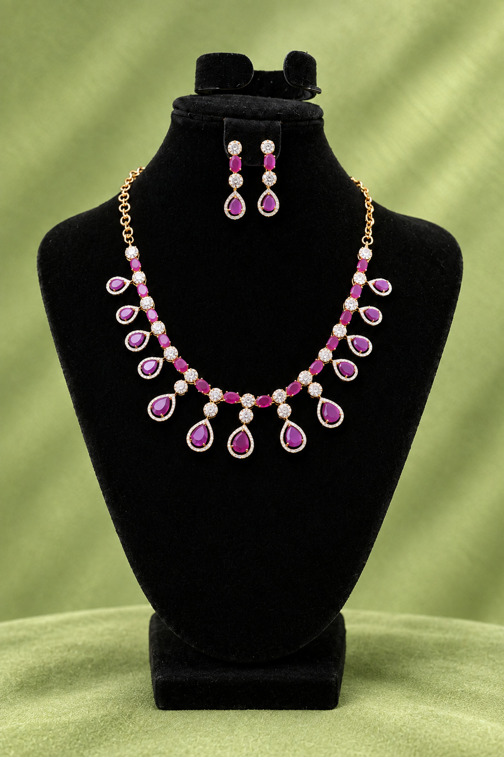 Modern Deco Emerald & Diamond Choker